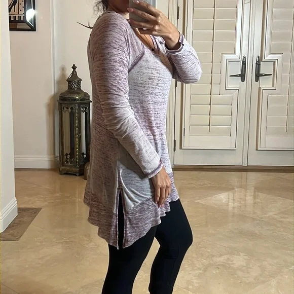 💕Cute top 💕 - Picture 2 of 4